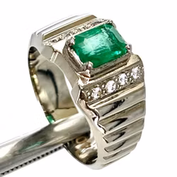 1,40 karat naturlig smaragd, handgjord silverring med certifikat