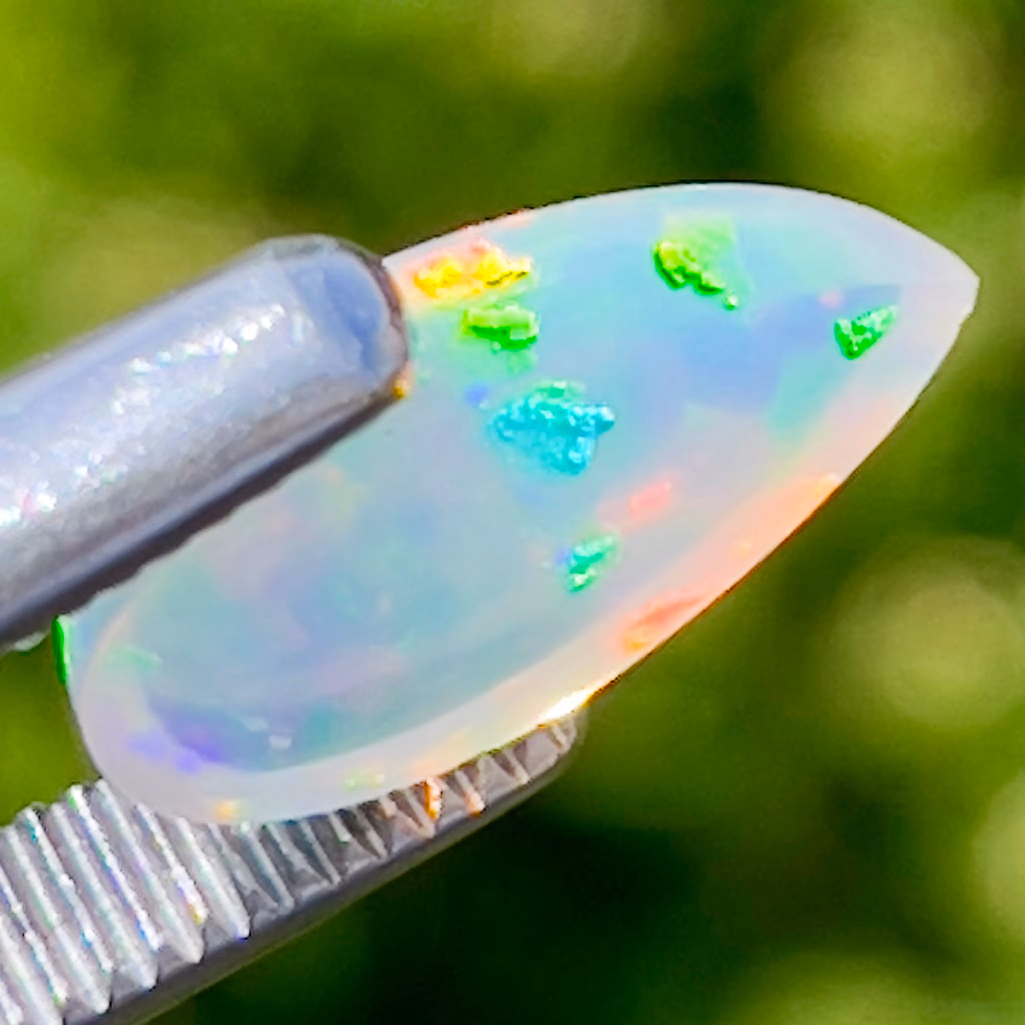 3,70 karaatin luonnollinen käsittelemätön opaali