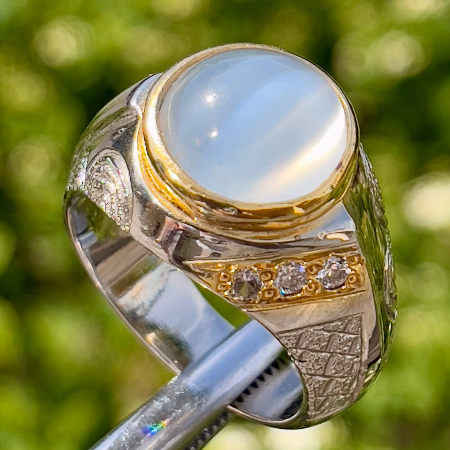 7,00 Carat, Moonstone, hopeasormus sertifikaatilla