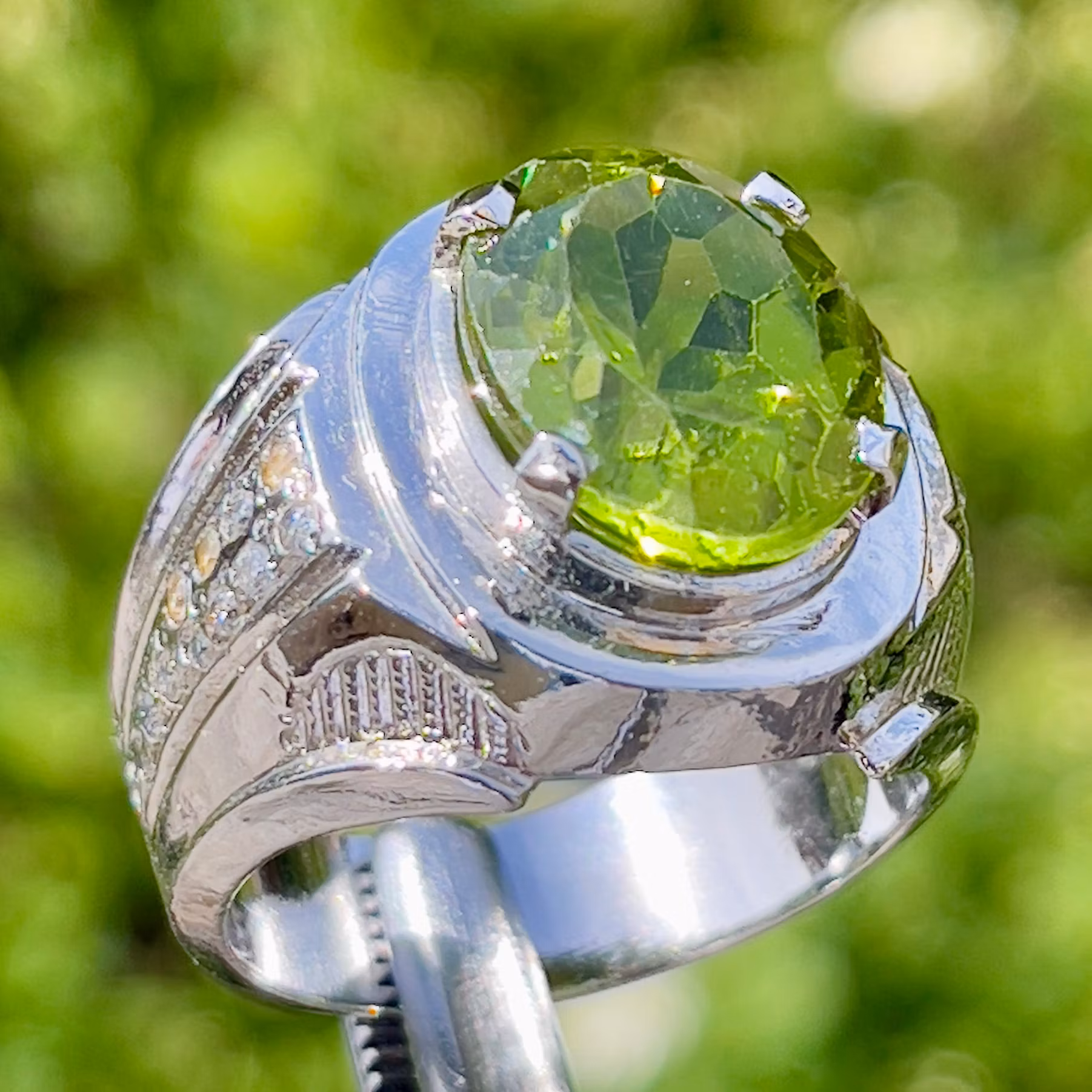 Håndlavet sølvring 8,50 ct naturlig ubehandlet Peridot med certifikat
