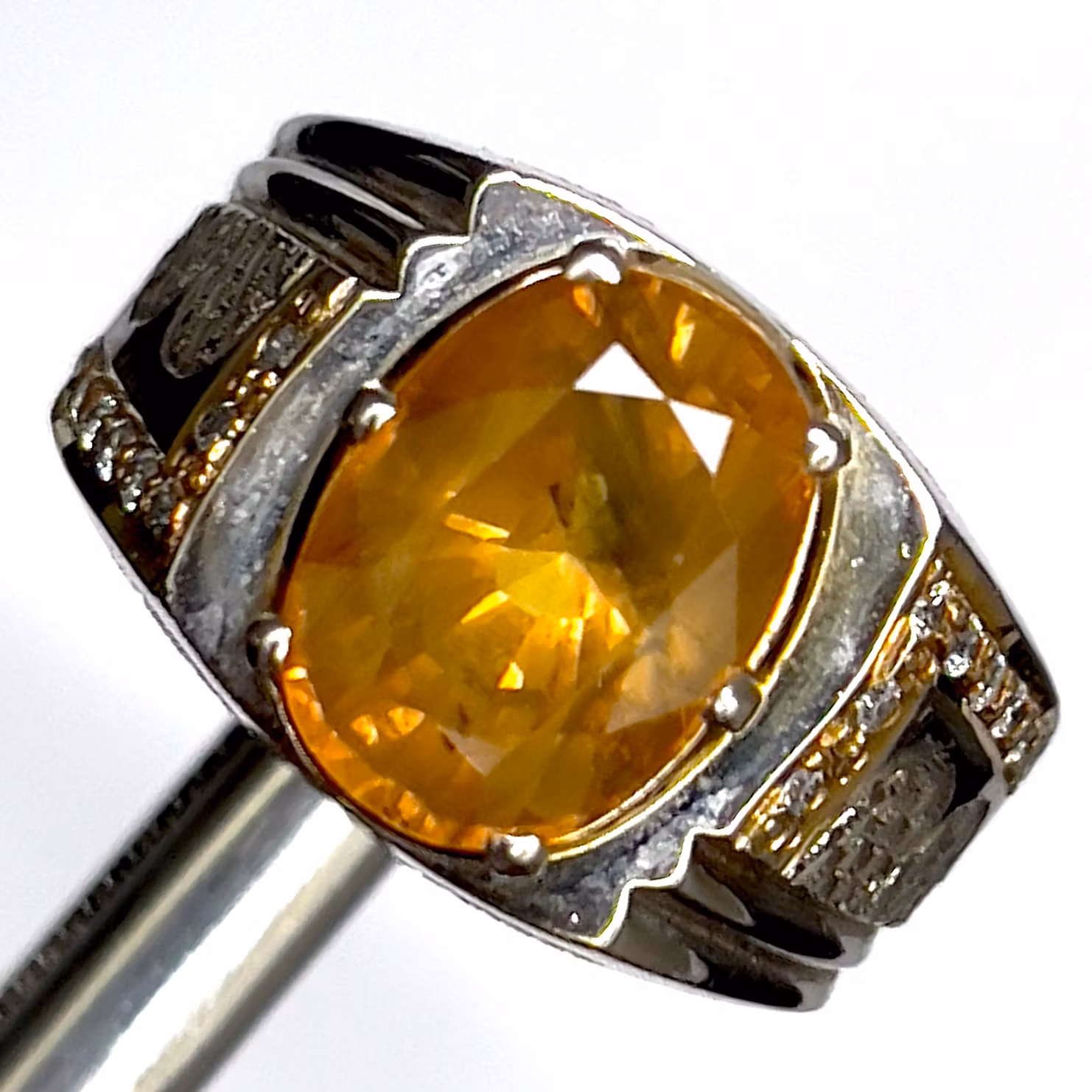 6.50 Carat natural yellow sapphire, handmade silver ring with certificate