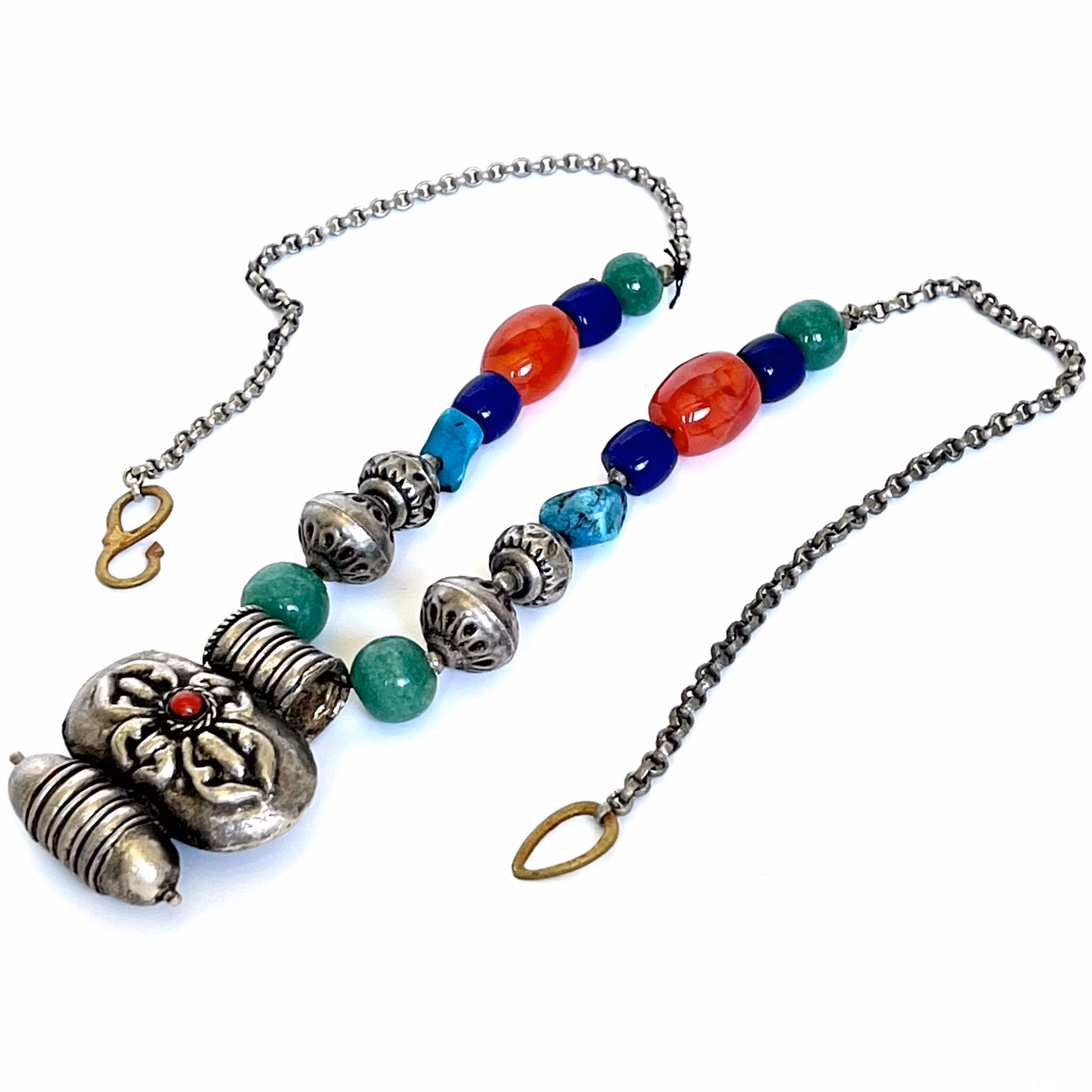 Antiikkinen kaulakoru