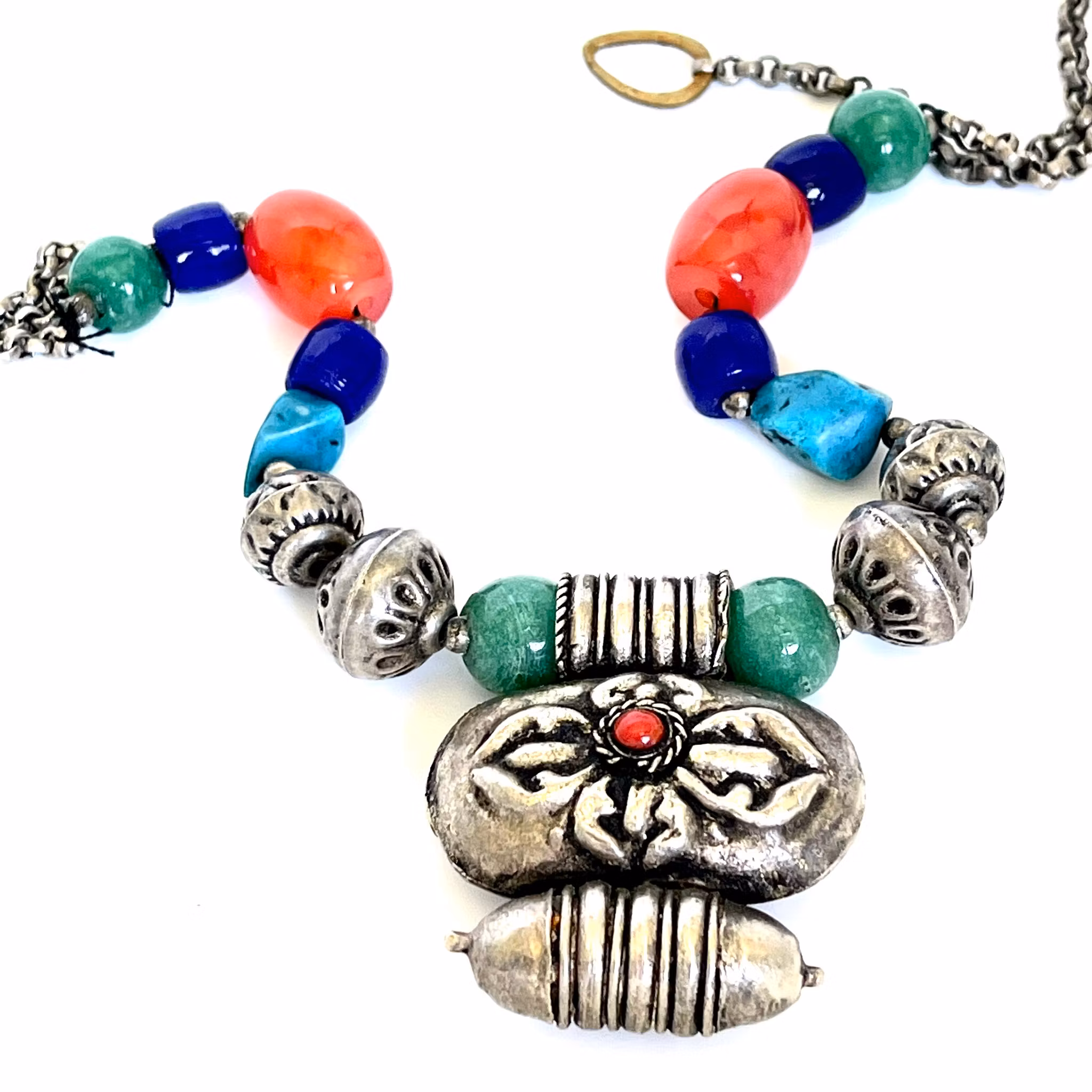 Antiikkinen kaulakoru