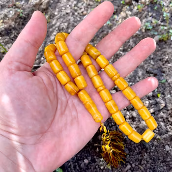 Naturlig pressat bärnsten radband, 51 g