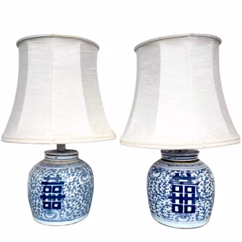 Ett par Kinesiska porslin bordslampor, Qing Dynastin (1644-1912)