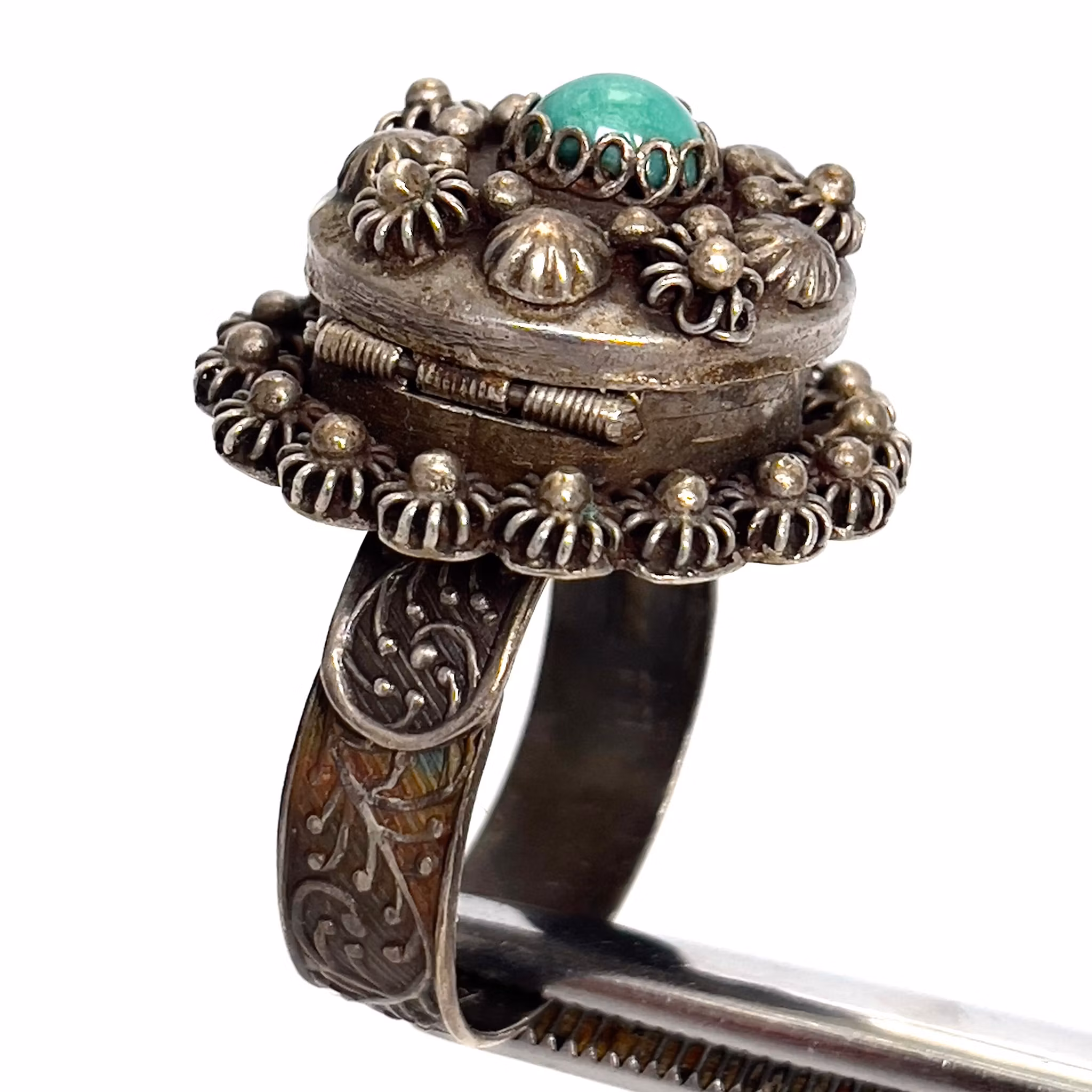 Antik Osmansk silverring med naturlig Turkos