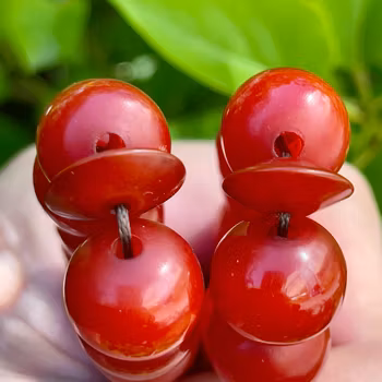 Gammal Körsbärs bakelit radband, 92 g