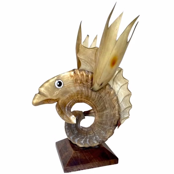Fiskeskulptur, horn