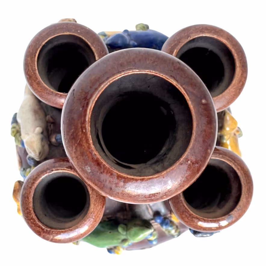 Qing dynasty (1644 -1912) Chinese ceramic tulip vase