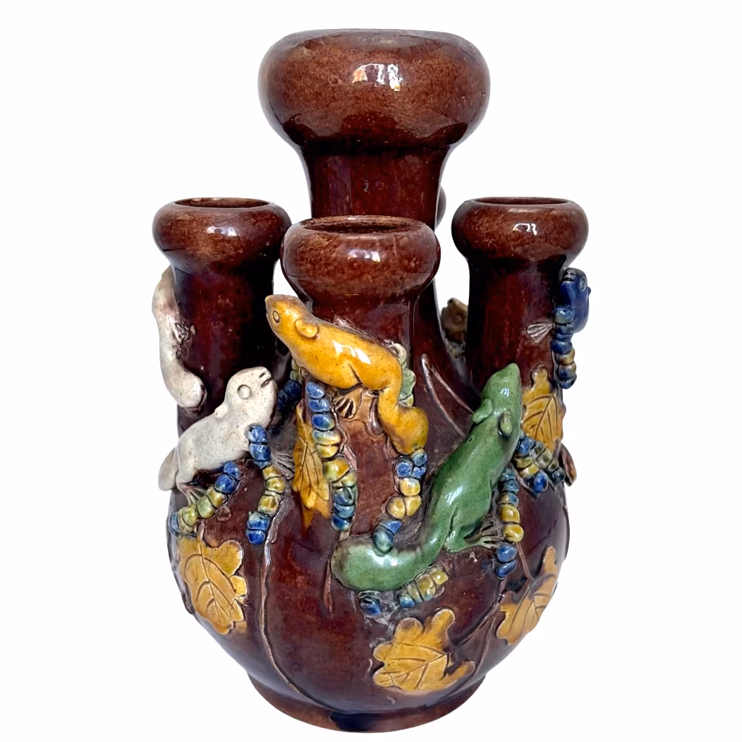 Qing dynasty (1644 -1912) Chinese ceramic tulip vase