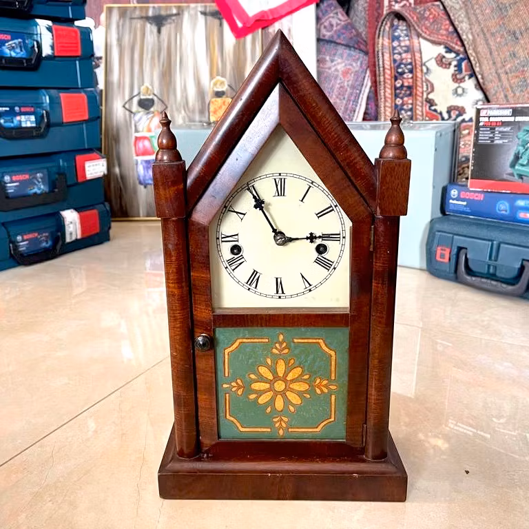 One day-strike Small Gothio Bords klocka Waterbury clock company