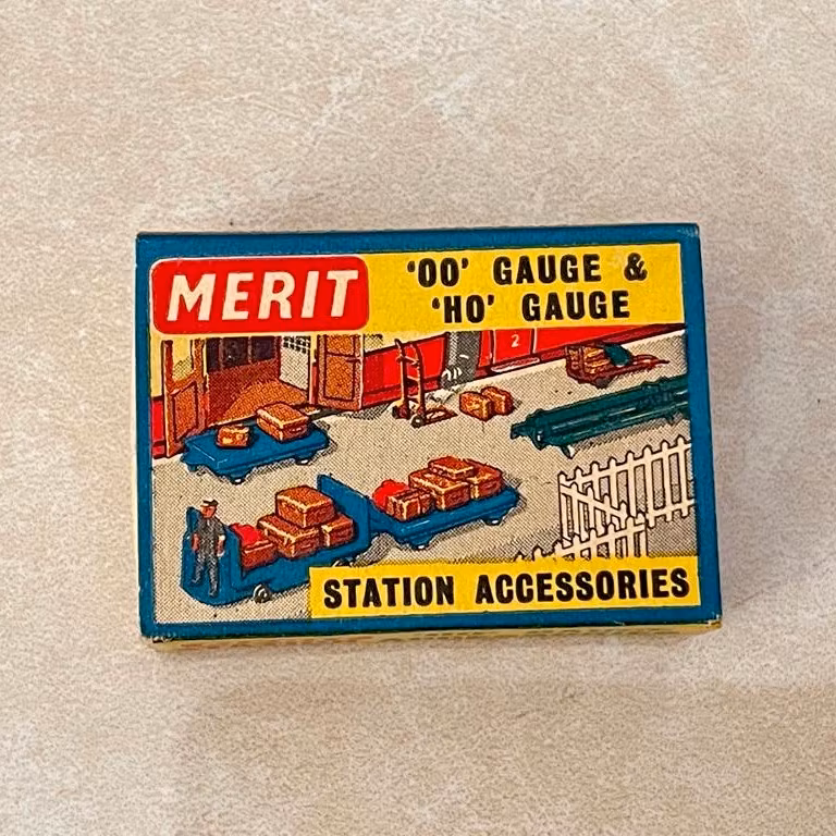 Merit Nameboard Seats with Figures 5088 HO