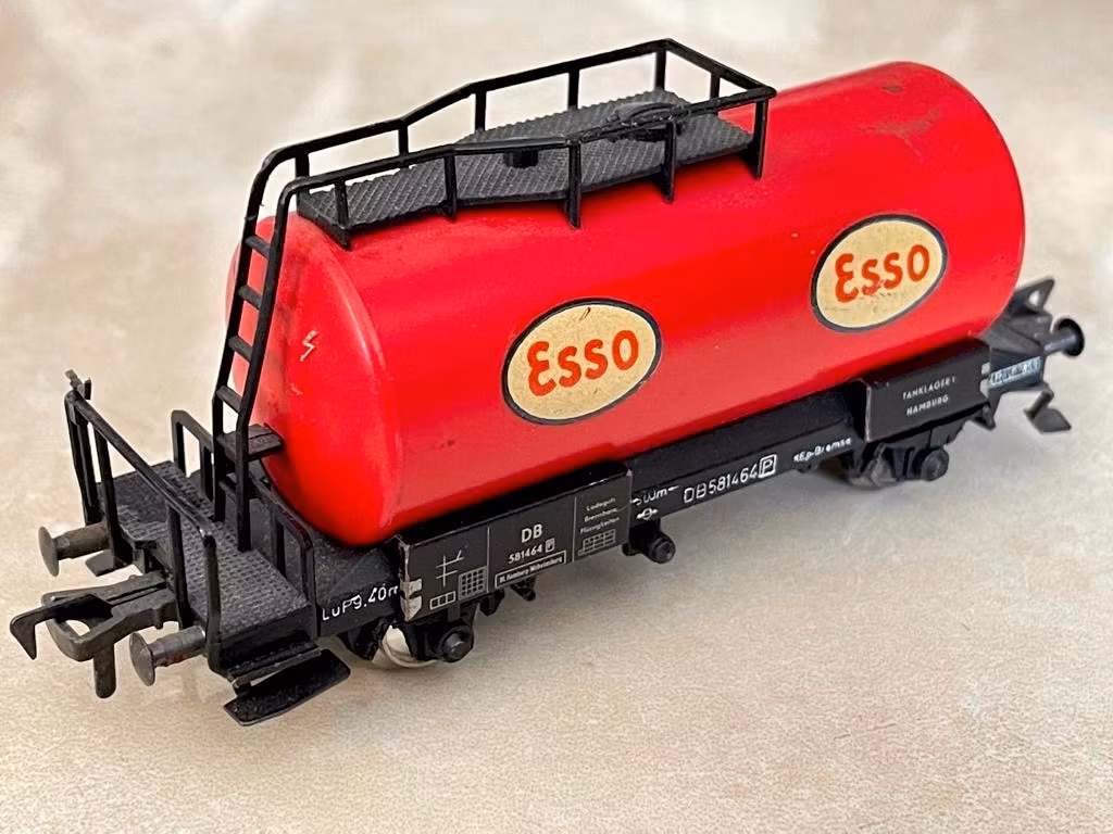 ​​​​Vintage Fleischmann 581464 HO ESSO Tanker Vagn DB