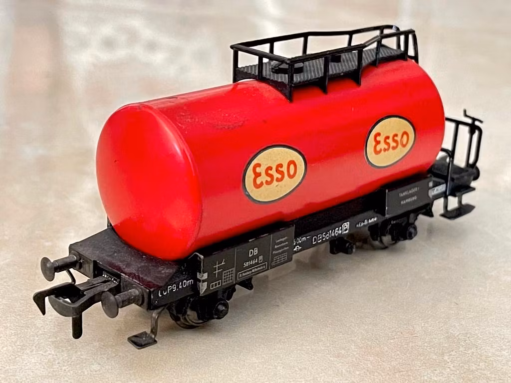 ​​​​Vintage Fleischmann 581464 HO ESSO Tanker Vagn DB