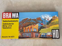 Brawa 6201 HO Linbana med byggnad för Berg och Dalstation