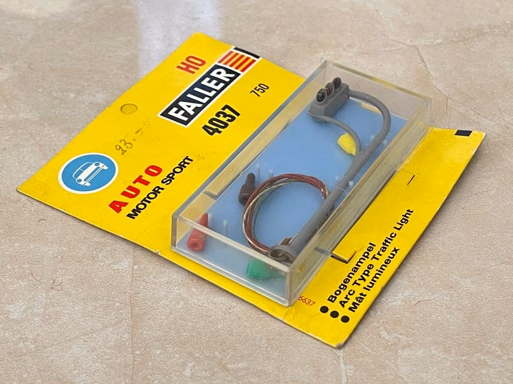 Faller Auto Motor Sport 4037 HO Bogenampel