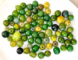 Old bakelite beads 137 grams