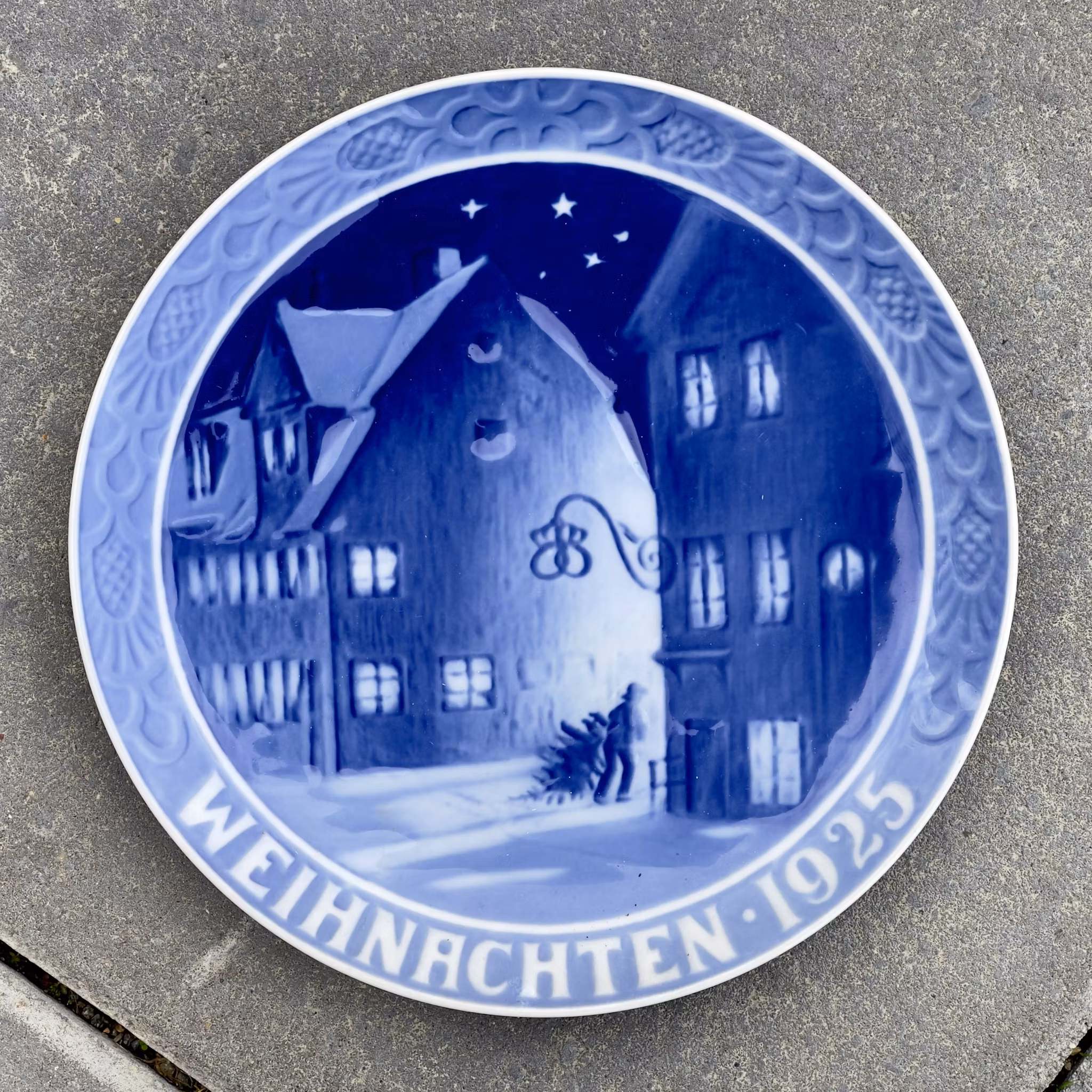 Royal Copenhagen porslin fat, Jul 1925