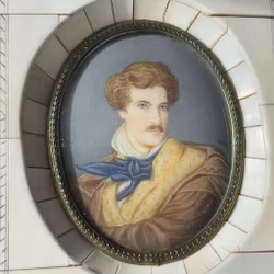 Miniatyrtavla bär signatur, ram av ben