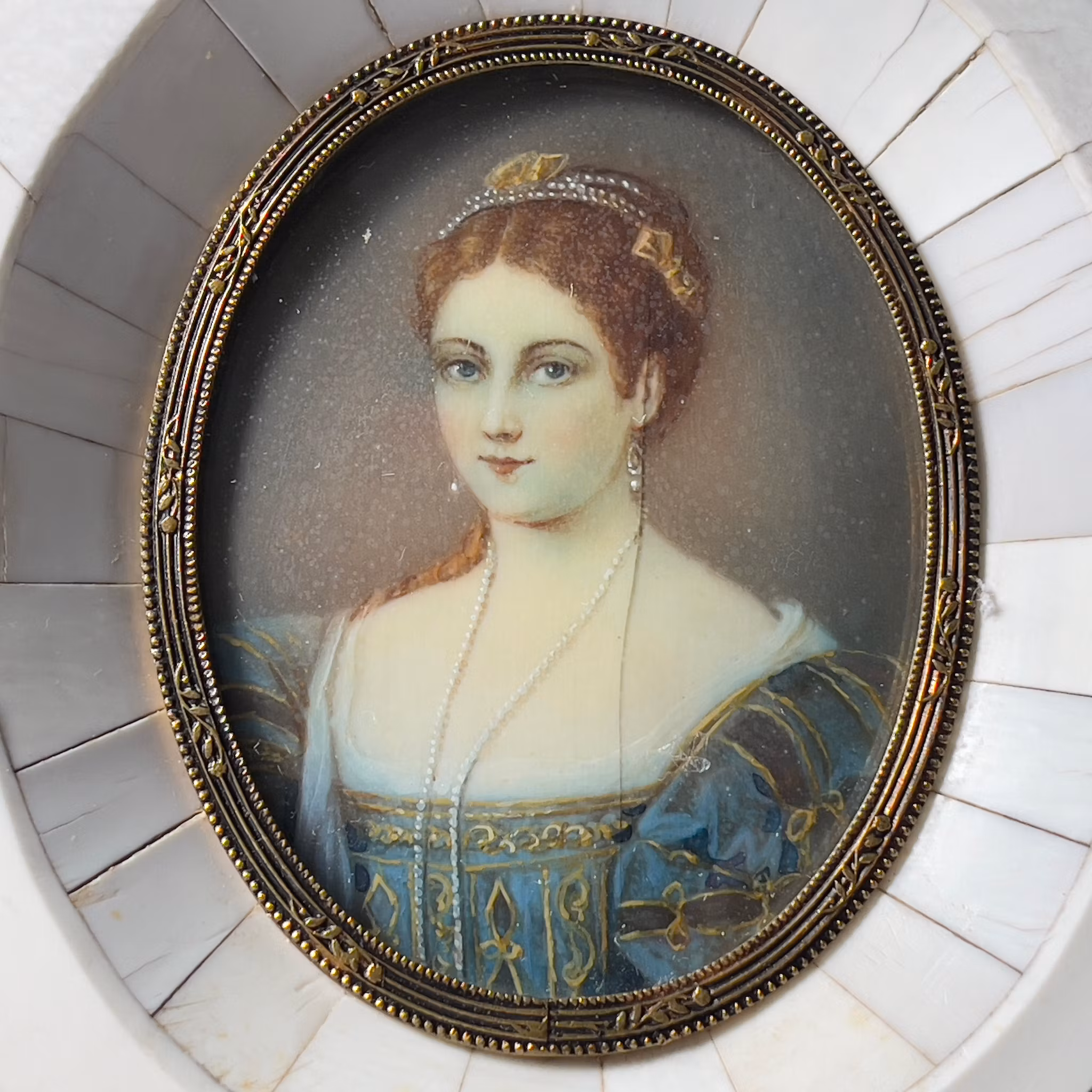 Miniature painting, frame of bone