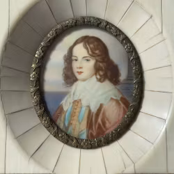 Miniatyrtavla bär signatur, ram av ben