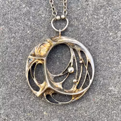 Karl Laine Finnland, Silberhalskette mit Anhänger