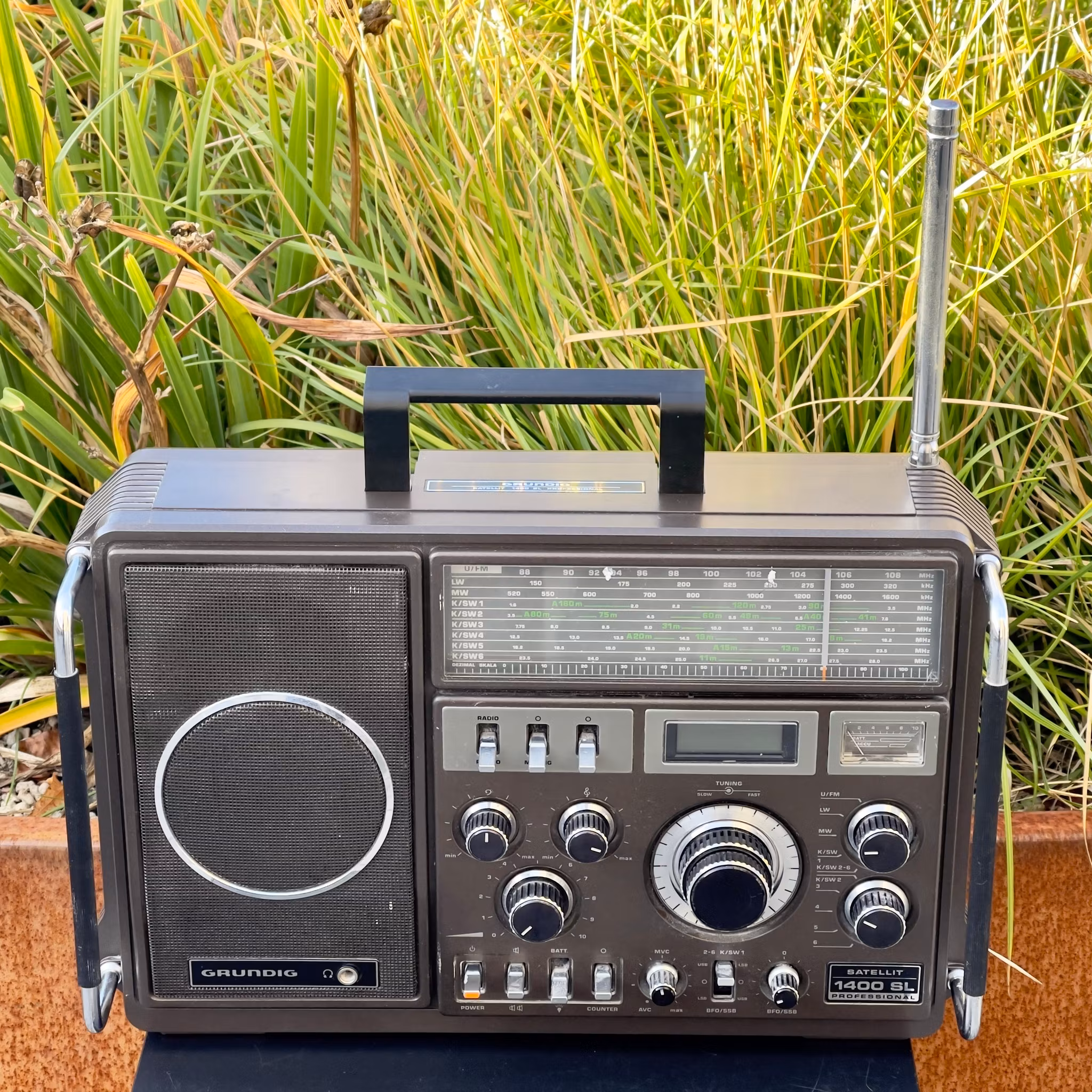 Grundig - Satellit 1400 Professional - Världsradio