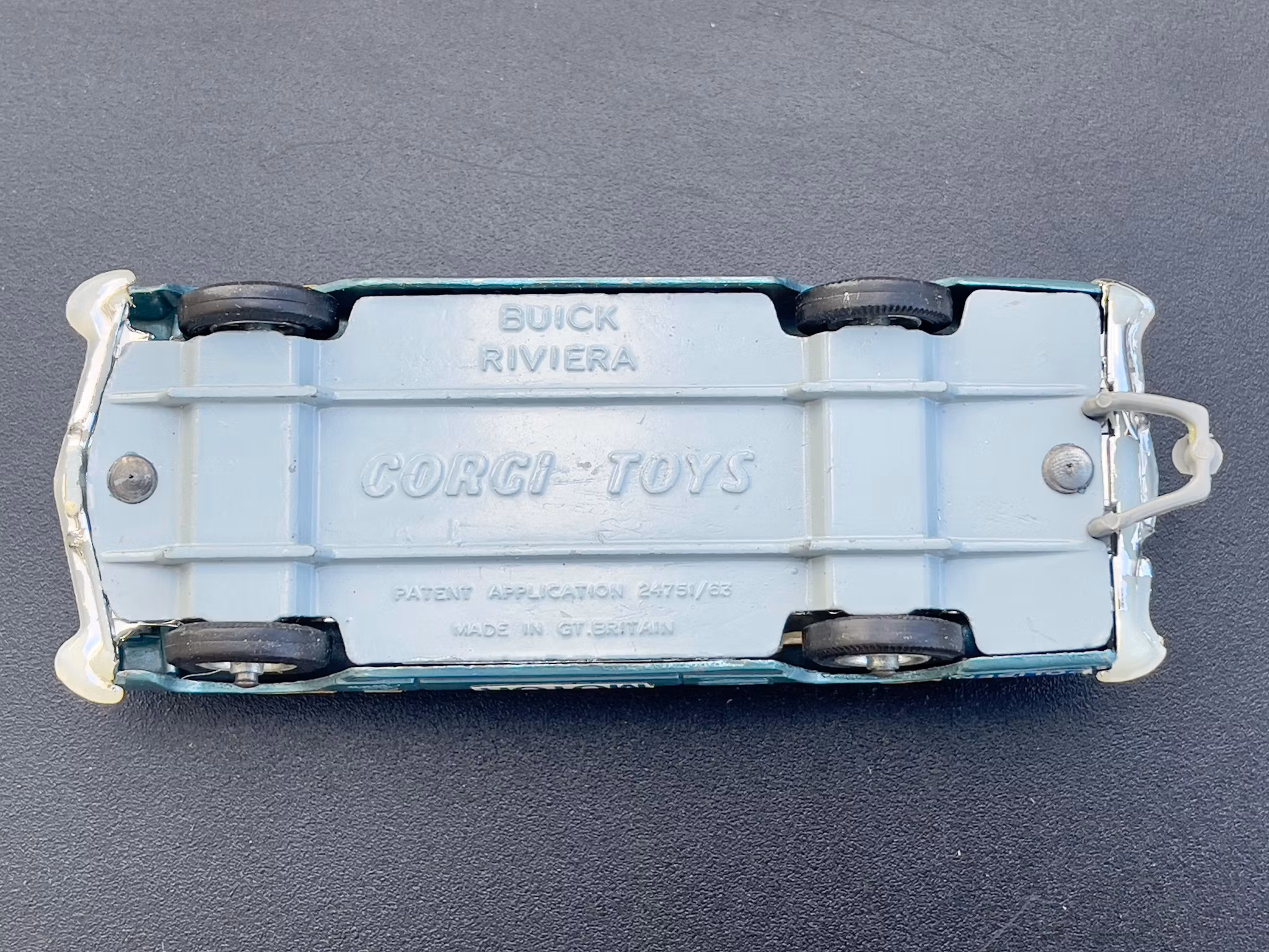 Corgi Toys, Buick Riviera, England 1963