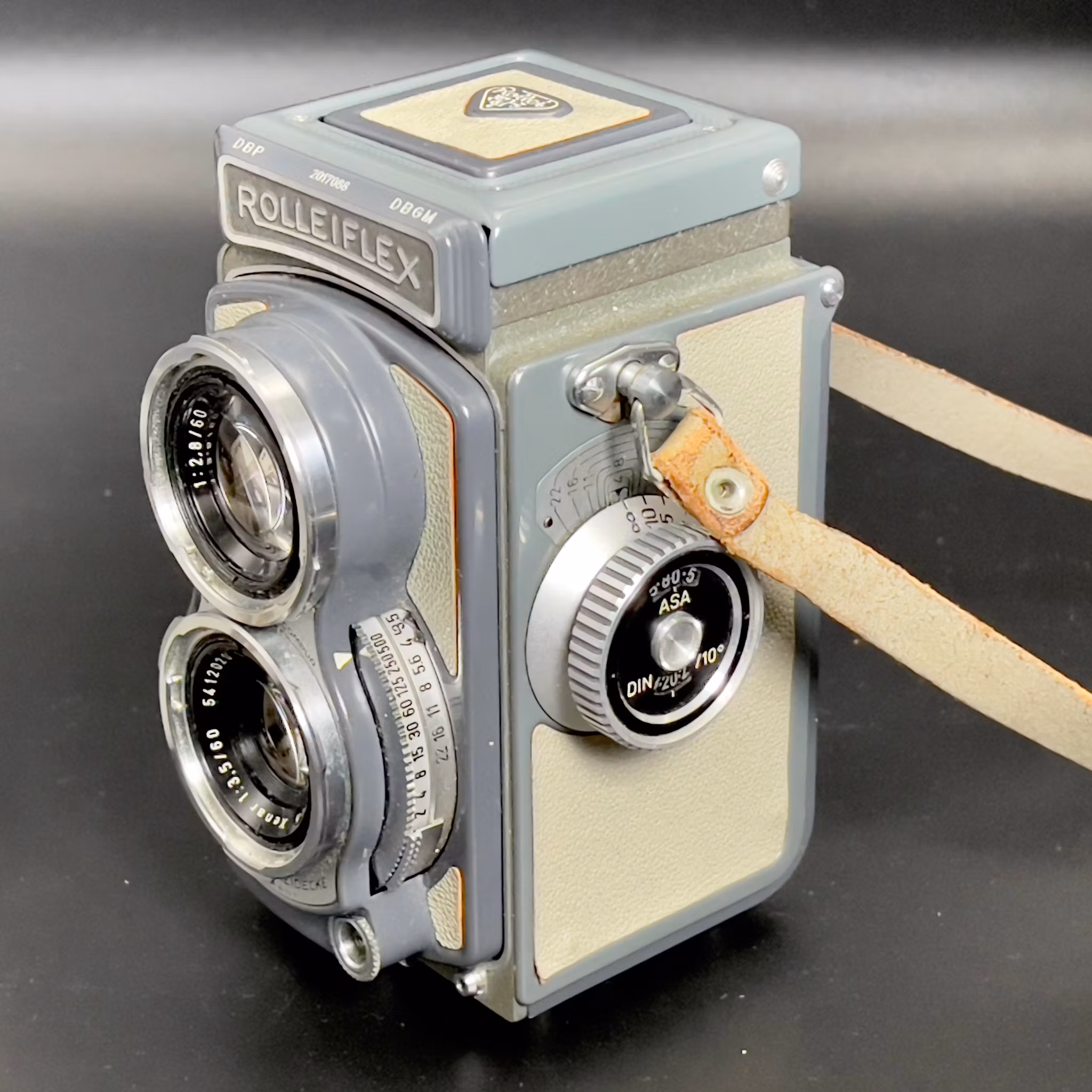 Rolleiflex DBP DBGM kamera med etui og brugermanual på engelsk