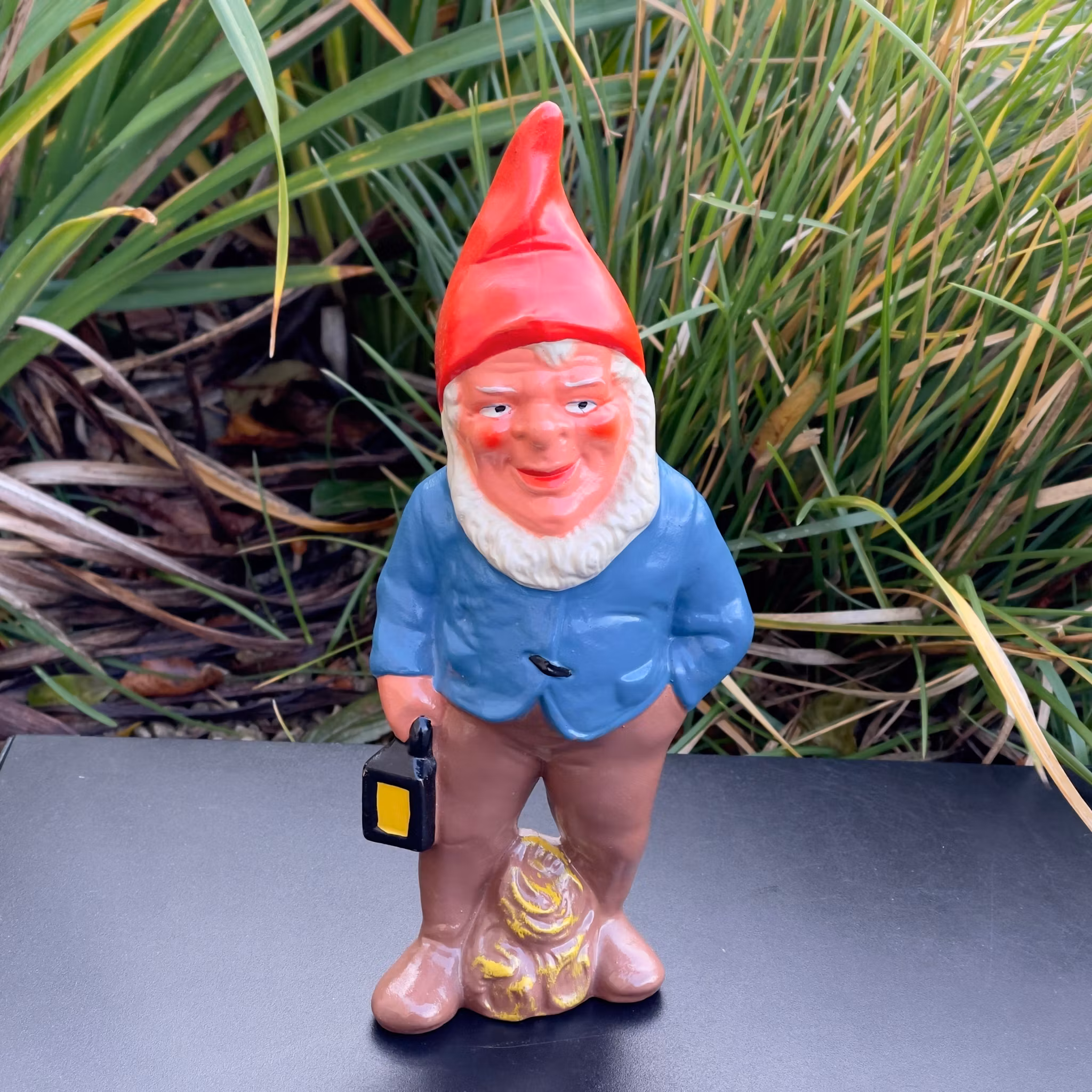 Vecchio Babbo Natale in terracotta con lanterna