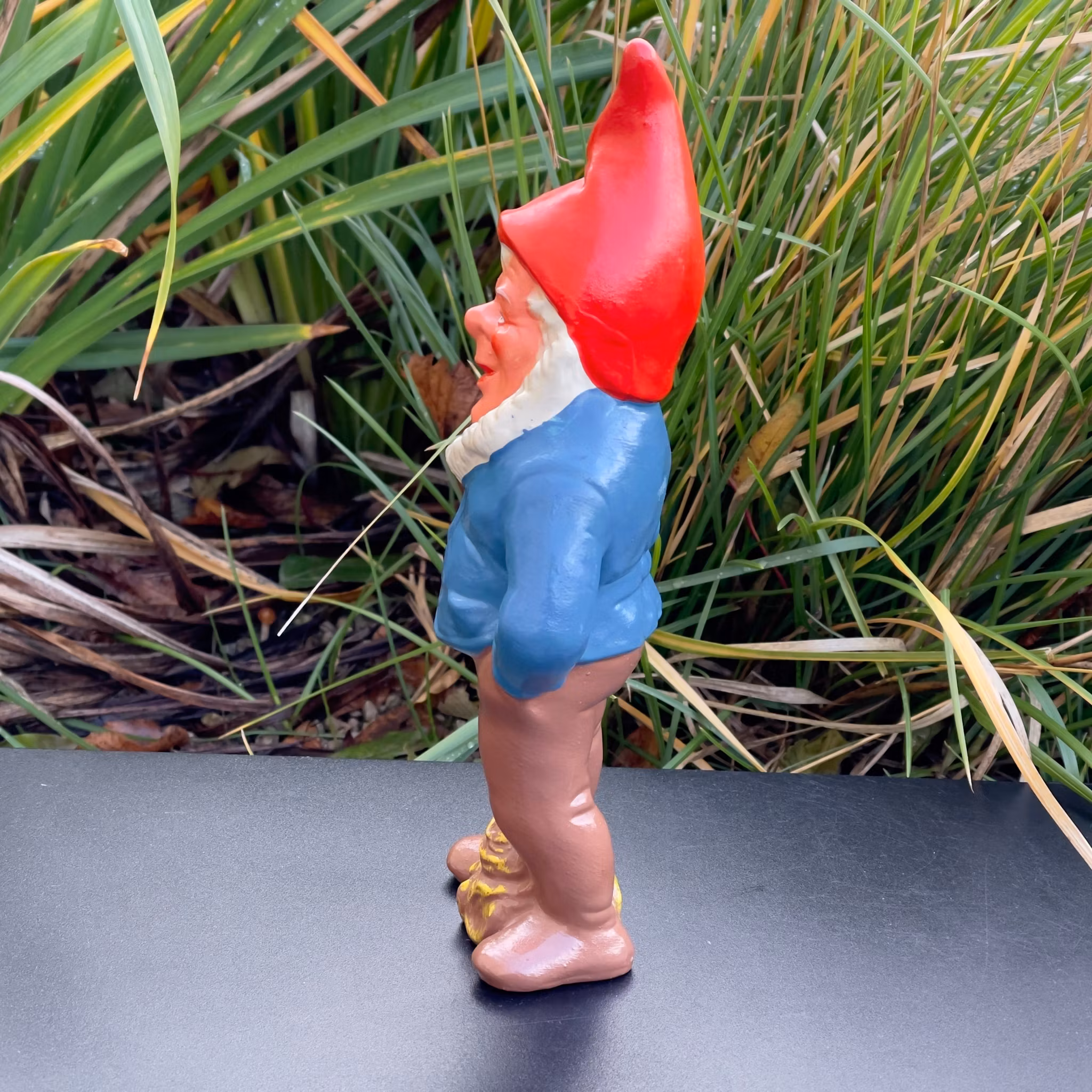 Vecchio Babbo Natale in terracotta con lanterna