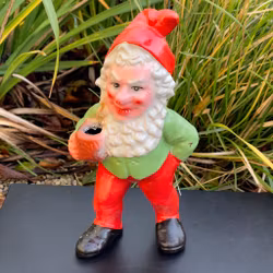 Äldre tomte terrakotta
