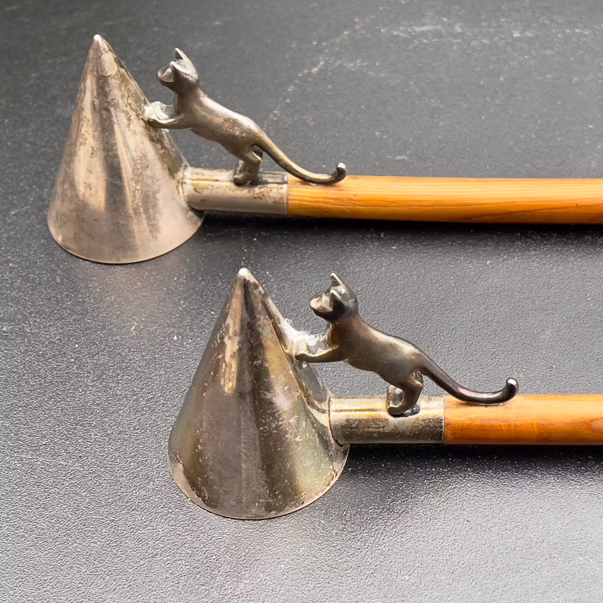 2 kynttilänsammutinta - kissa - JAM 925 hopea B11