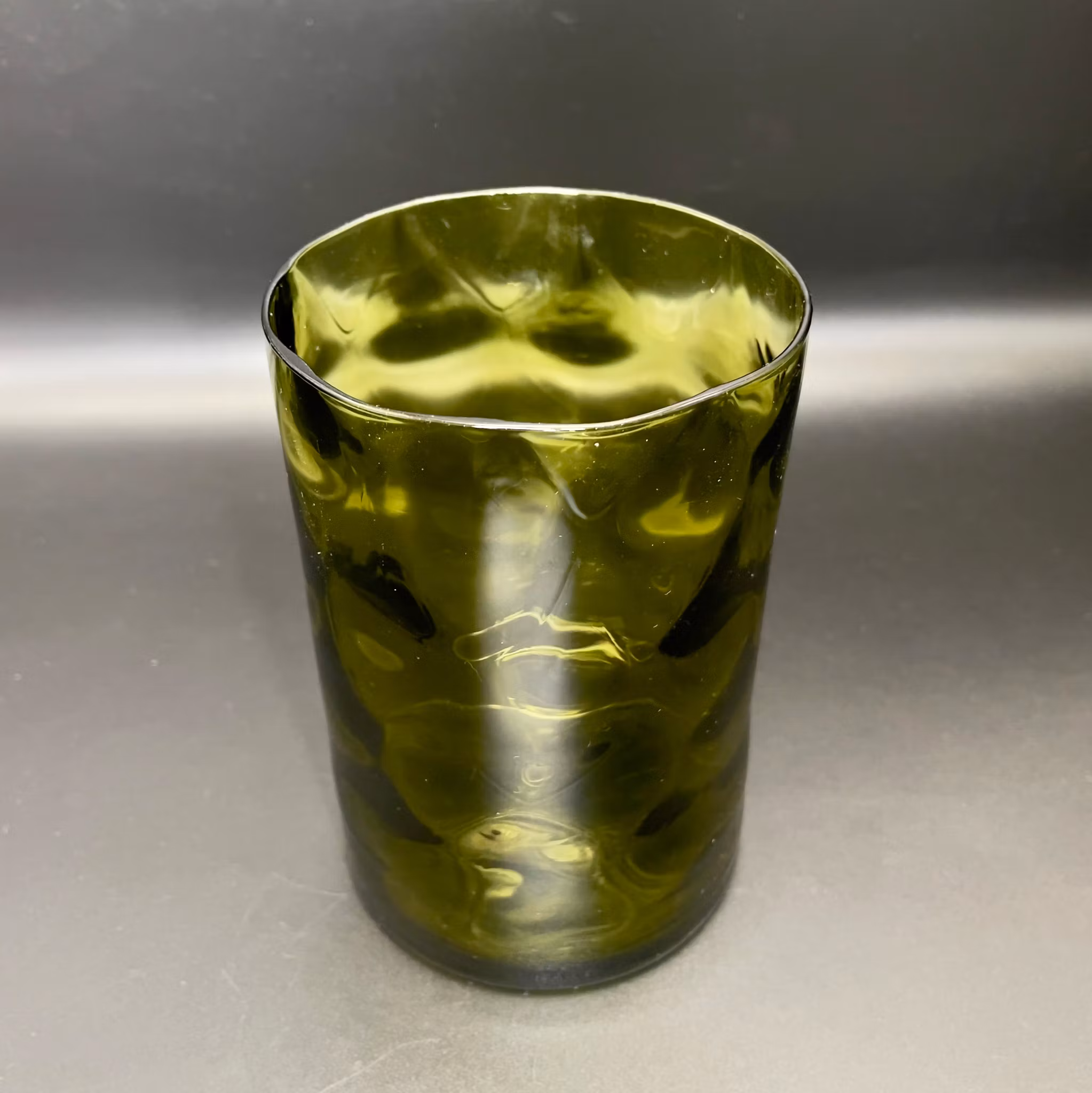 Vas grönt konstglas