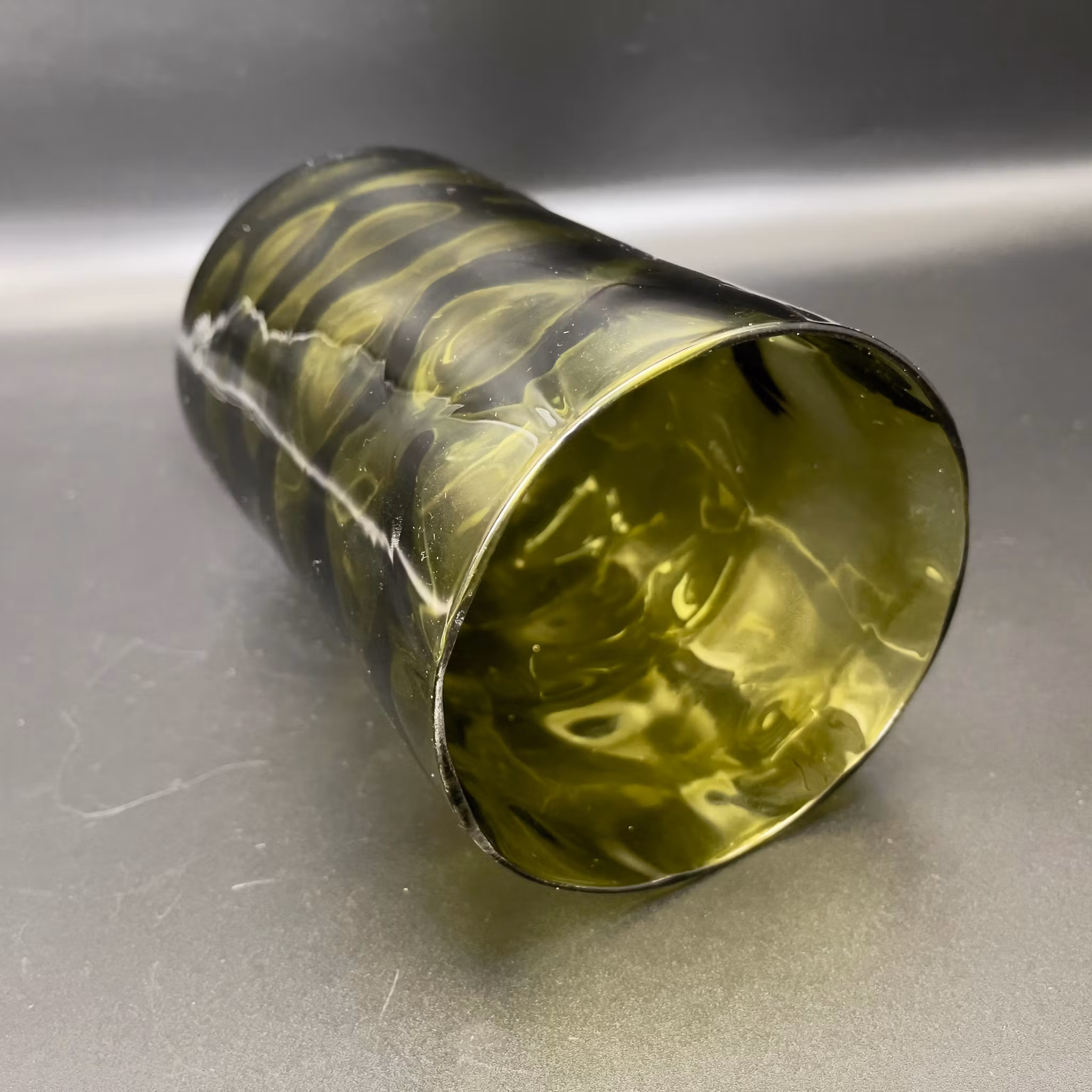 Vas grönt konstglas