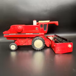 Ertl toys International Axial.Flow Combine