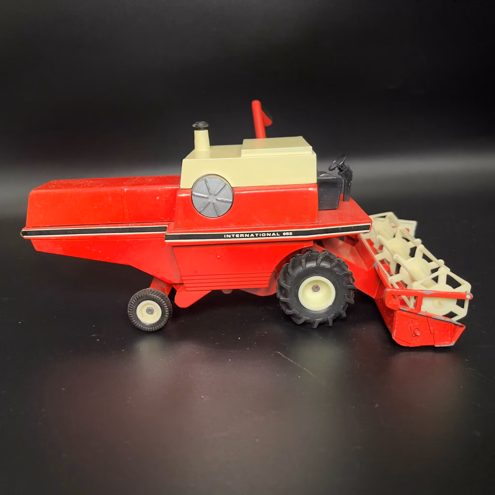 Diano International moissonneuse 953, Frankrike