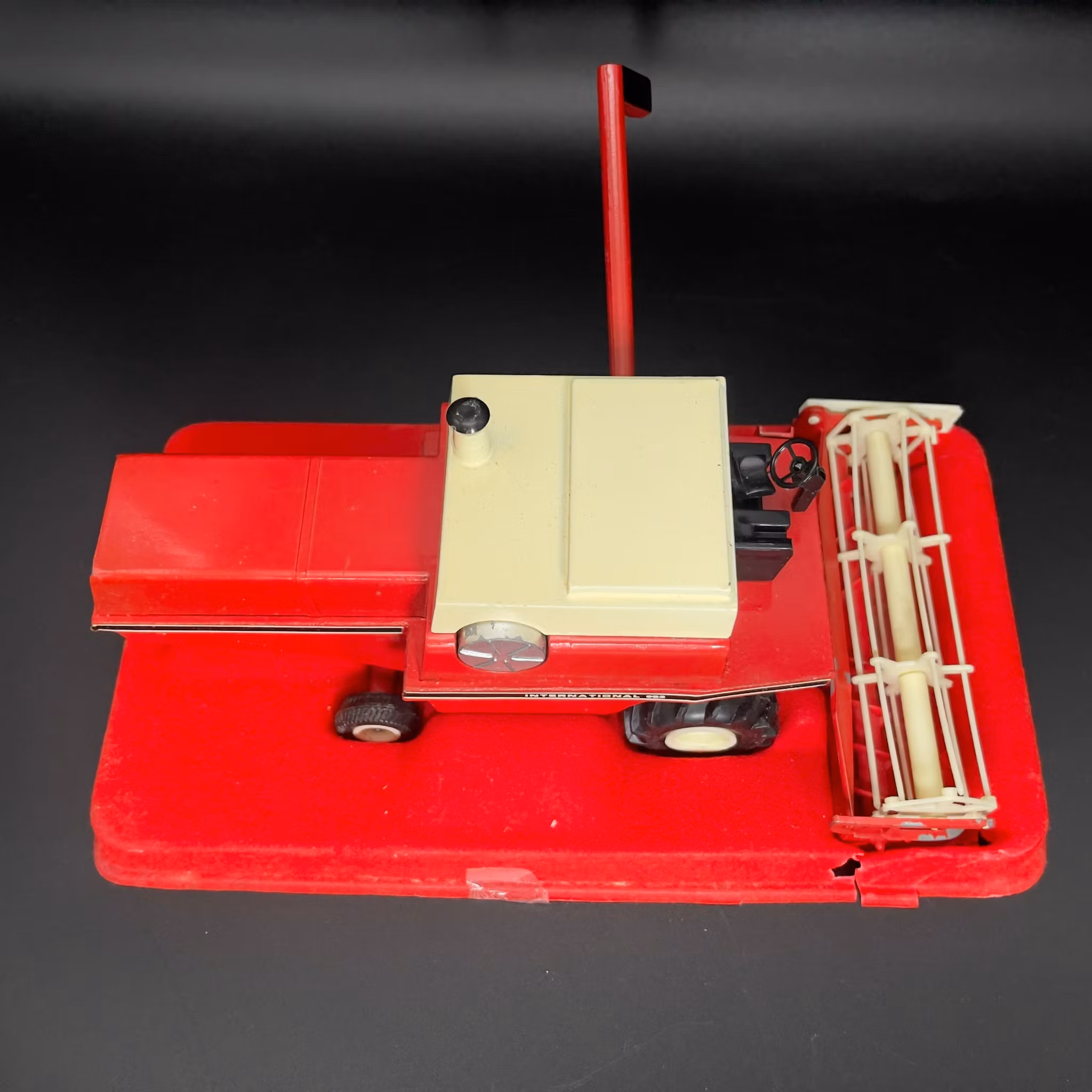 Diano International moissonneuse 953, Frankrike