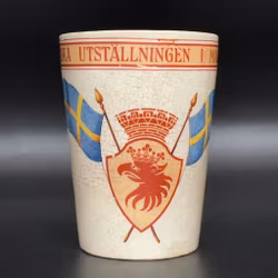 Minnesmugg, Göteborgs porslin, Malmö 1914