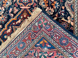 Alfombra antigua de lana sobre lana, aprox. 96 x 67 cm.