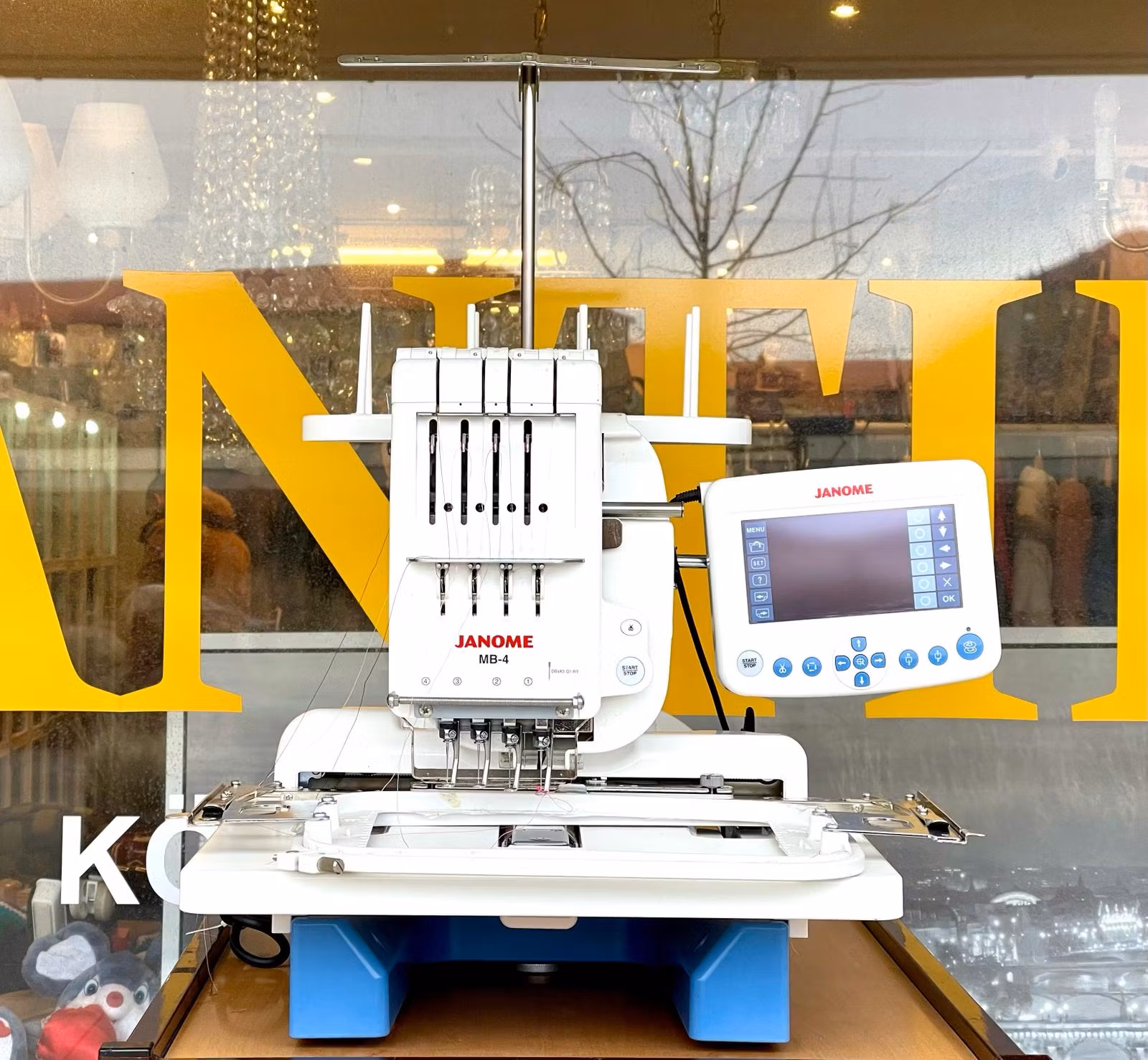 JANOME MB-4 broderimaskine med fire nåle