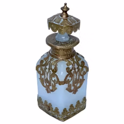 Antico vetro opalino bianco francese con bottiglia di profumo in ottone