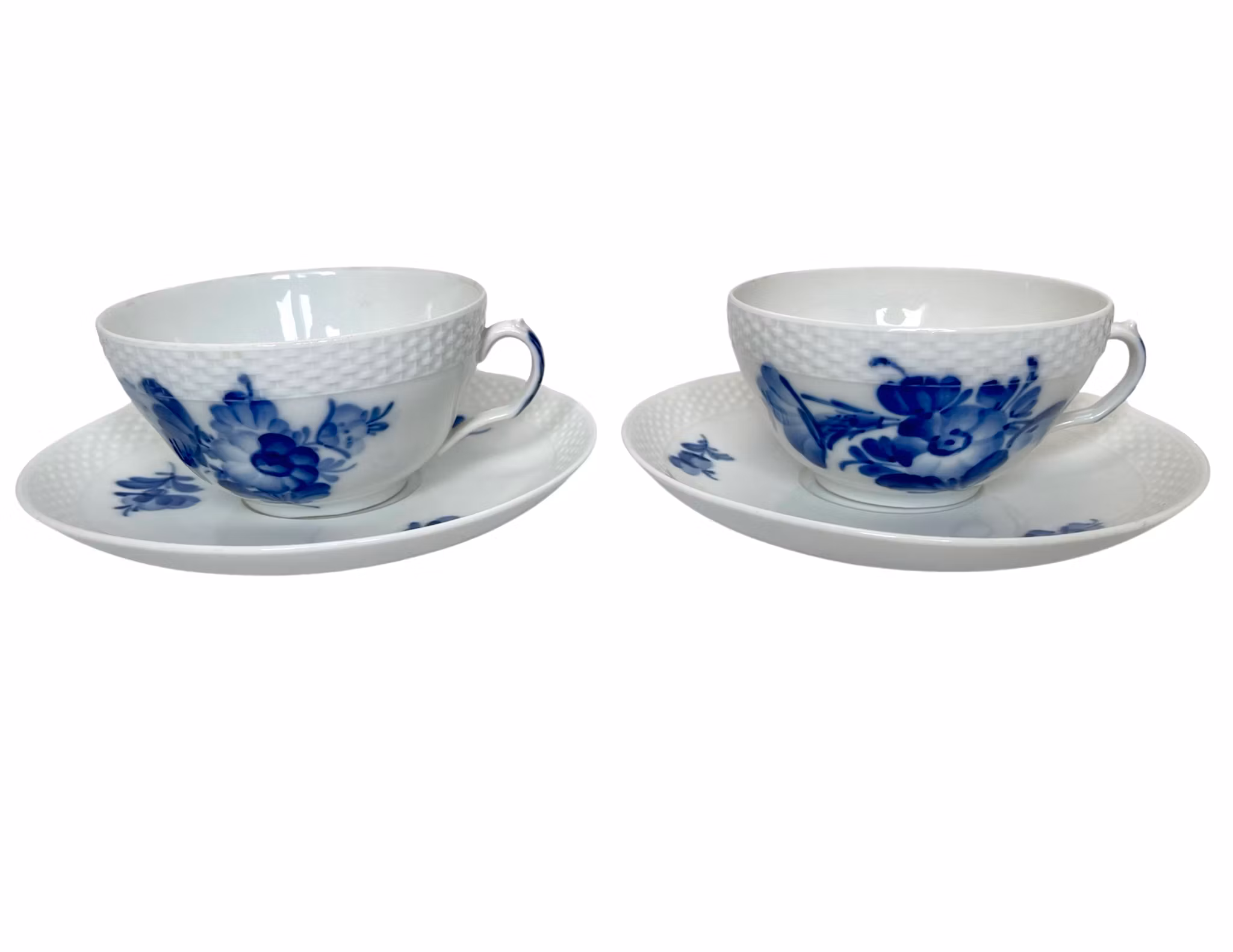 Royal Copenhagen, Blue flowers, two large teacups 8269