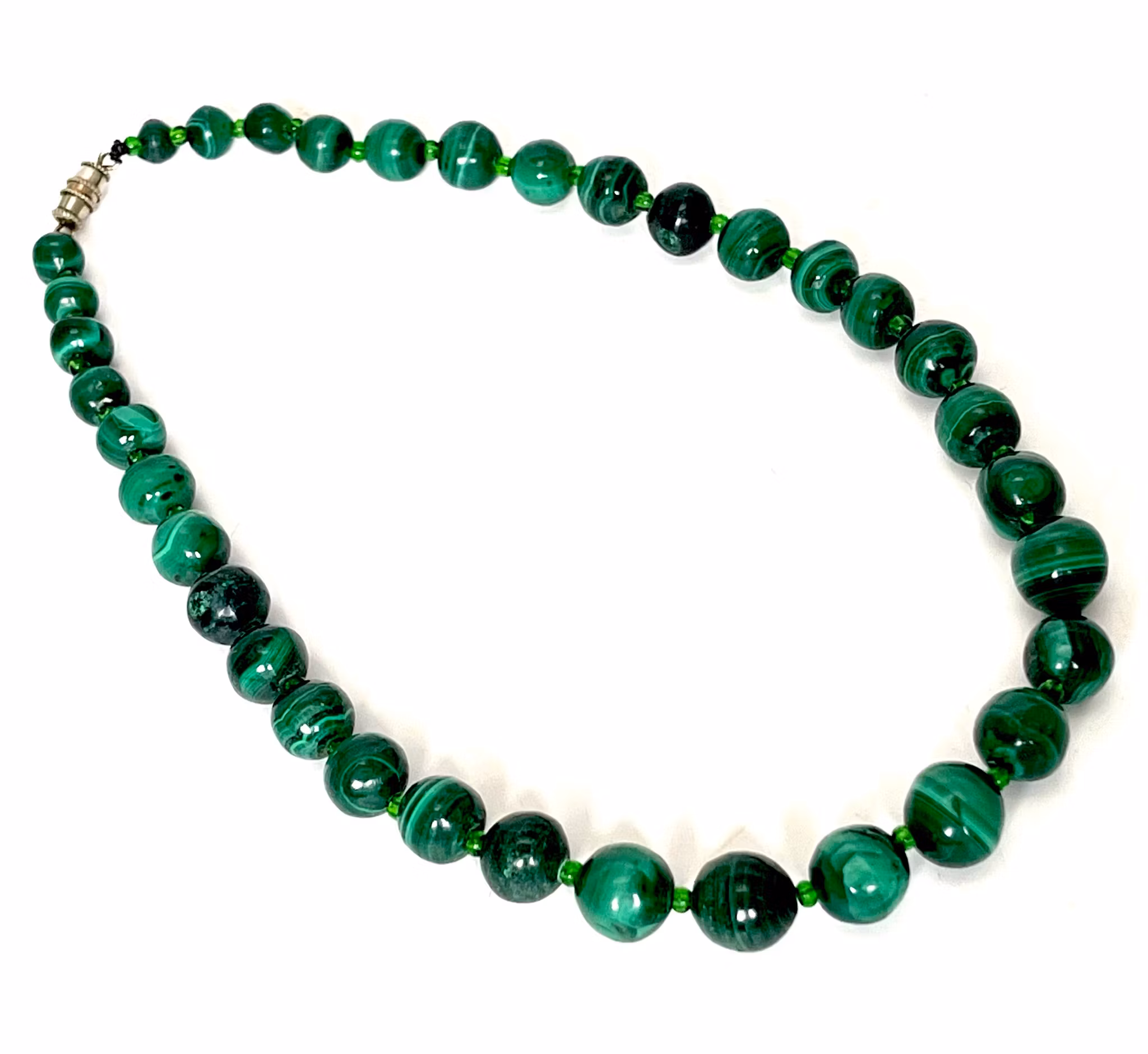 Collier de perles de malachite