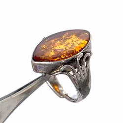 Vintage, srebrny pierścionek z naturalnym bursztynem