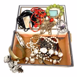 Vintage, Parti Äldre Bijouterier/Smycken i Skrin