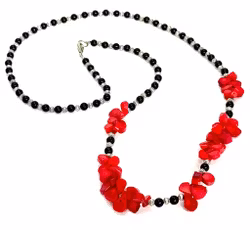 Naszyjnik z czerwonymi koralami