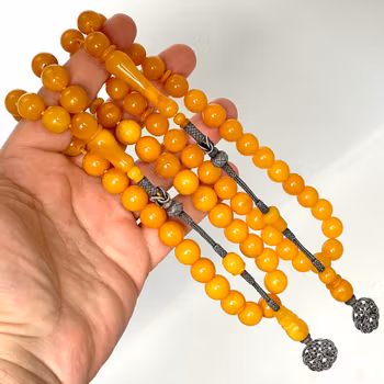 Cuma Fırat Kayabaşı usta och Hamdi Levent puskul usta, Bärnsten Radband