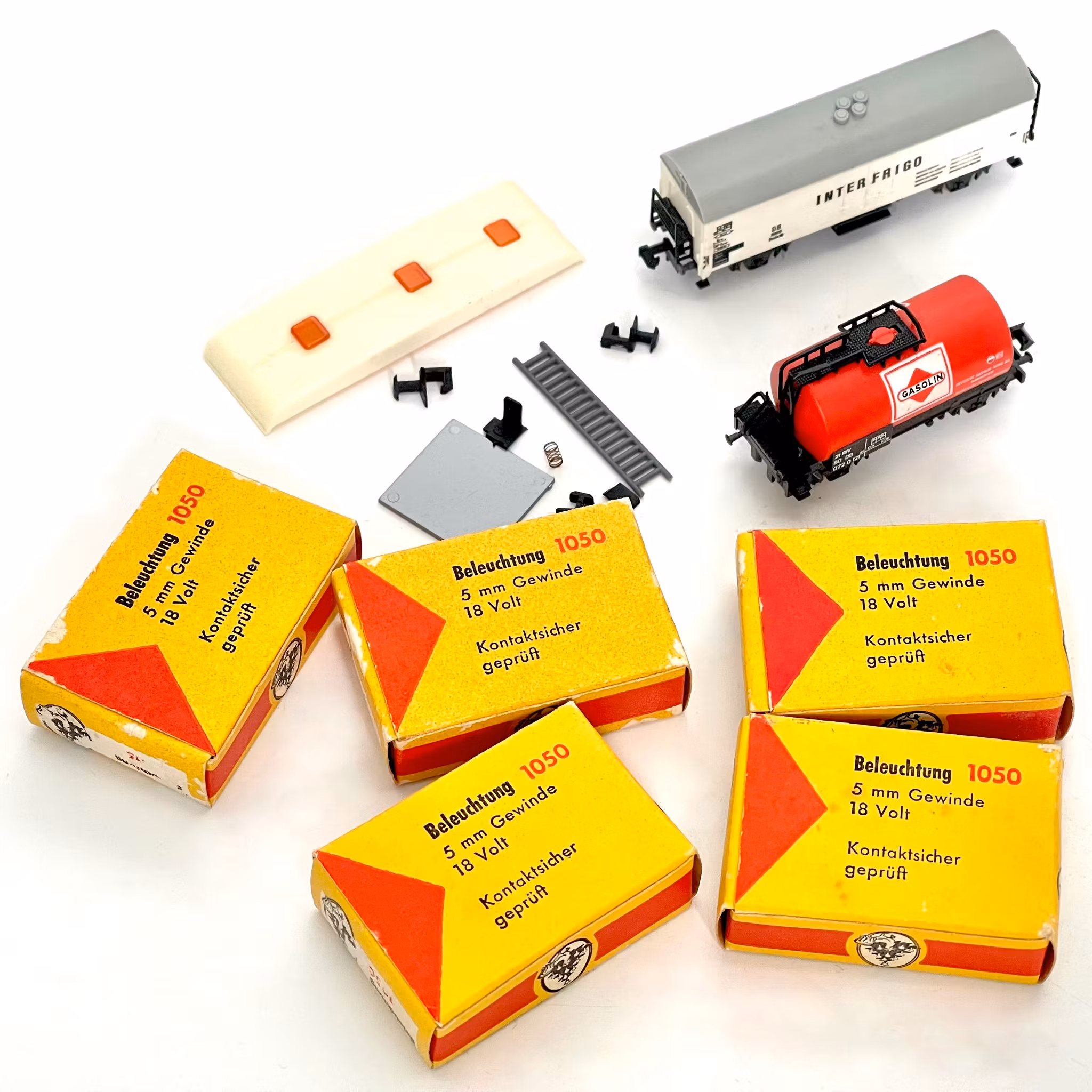 Minitrix and Atlas Locomotive & Wagons Scale N