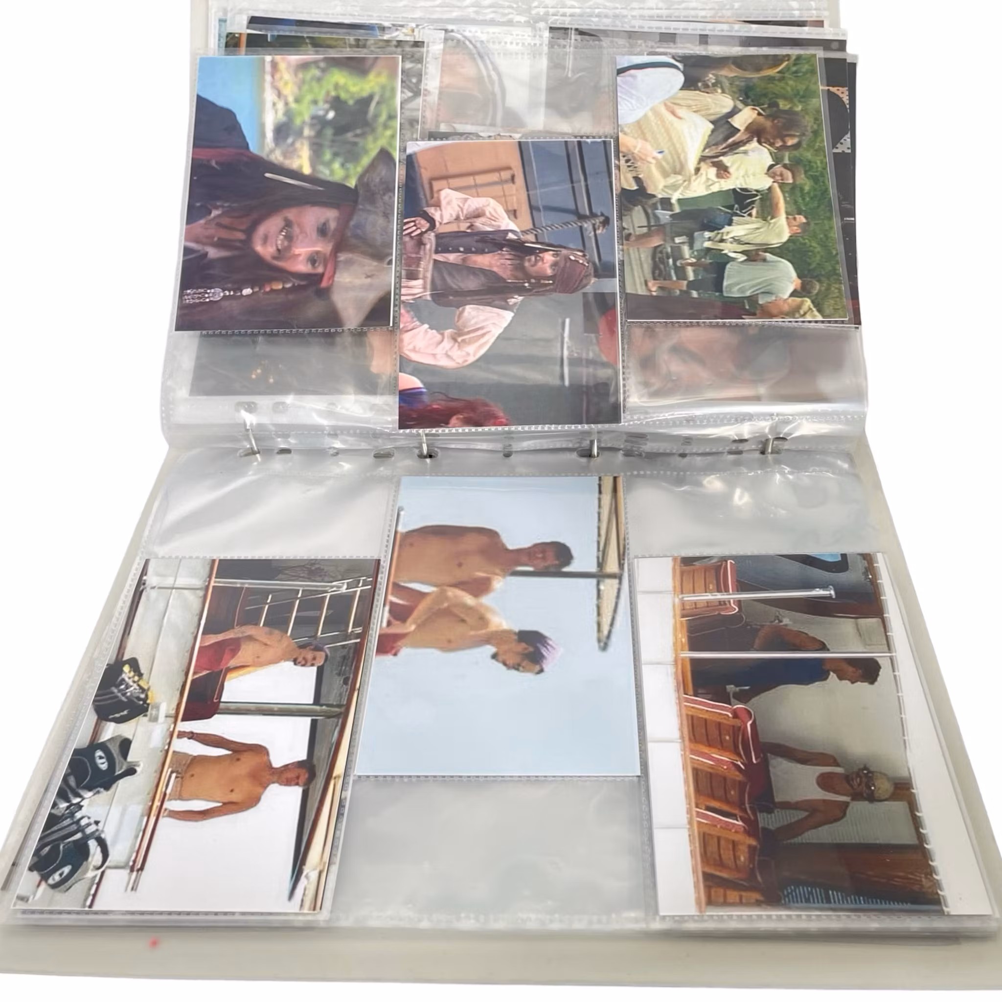 Jack Sparrow Johnny Depp, Album med fotografier,  sammanlagt ca 225 fotografier